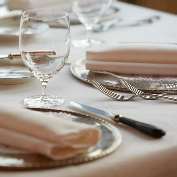 Hotel Alle Ciaspole – hotel w mieście Fondo