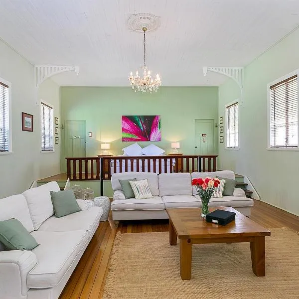 The Church, hotel a Yungaburra