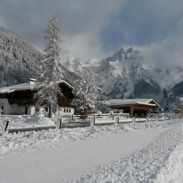 Landhaus Salzburg, hotel v destinaci Werfenweng