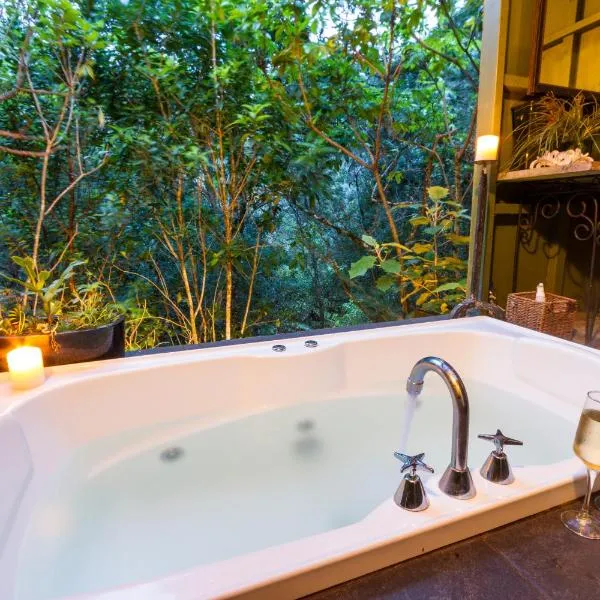 Wairua Lodge - Rainforest River Retreat, hotel v destinaci Whitianga