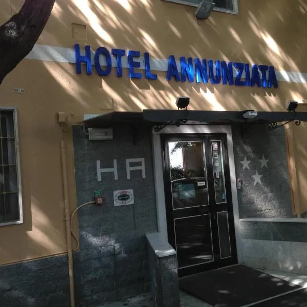 Hotel Annunziata, ξενοδοχείο σε Marinella di Sarzana