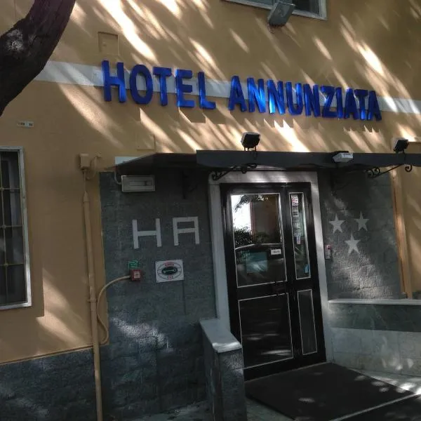 Hotel Annunziata, hotel Massában