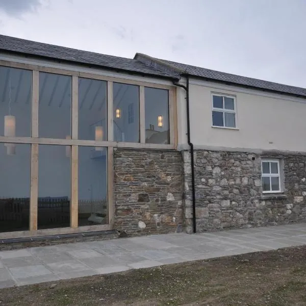 The Barn at Ballaloaghtan, hótel í Ballasalla