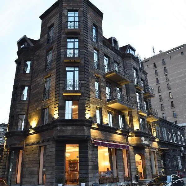 Boulevard Hotel, hotel v Jerevanu