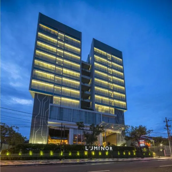 Luminor Hotel Jemursari By WH with The Best Breakfast in Town and Located Near Surabaya Industrial Estate Rungkut SIER, hotel v destinaci Surabaja
