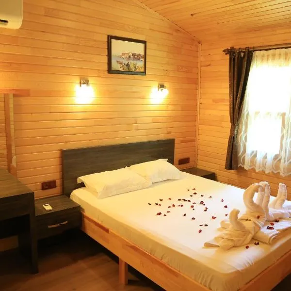 Tunays Pansiyon, hotel u gradu Čirali