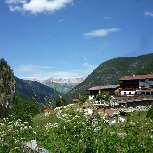 Gasthaus Alpenrose, hotel v destinaci Gramais