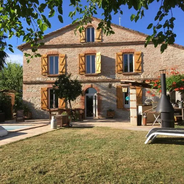 La Ferme aux portes de Montauban - Avec piscine, Hotel in Réalville