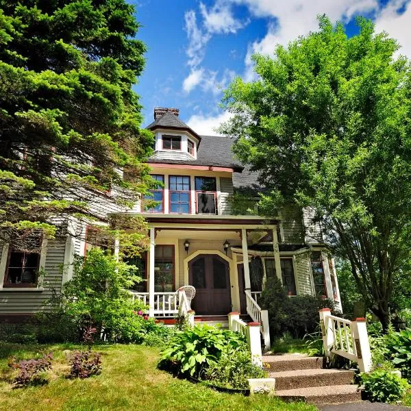 Elmwood Heritage Inn, hotel v destinaci Charlottetown