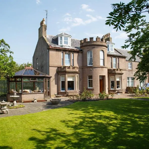 The Limes Guest House, hotel in Fettercairn