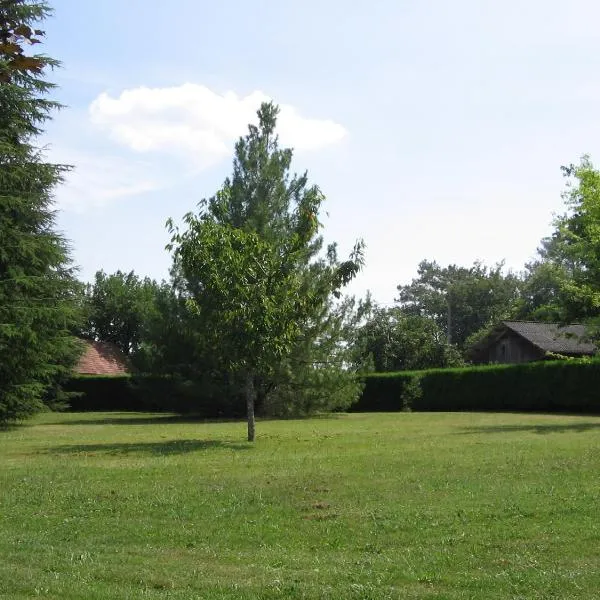 Gîte du Brugayrou, hotel v destinaci Gourdon-en-quercy