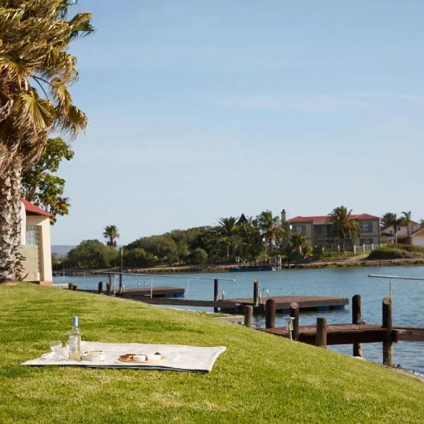 First Group Port Owen Marina, hotel in Velddrif