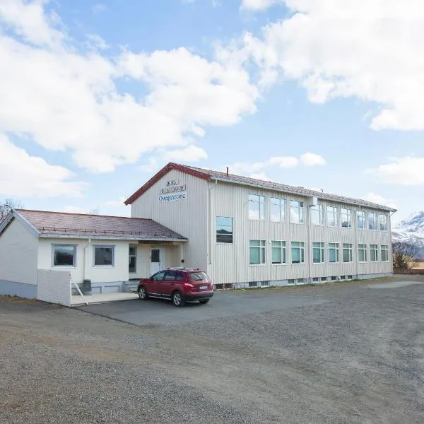 Lofotr Overnatting, hotel v destinaci Bøstad
