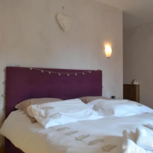 La Ferme Pateli, hotel v destinaci Courouvre