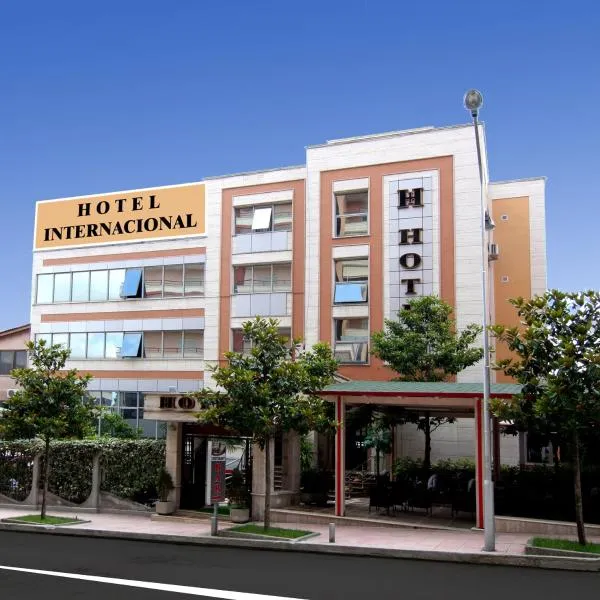 Fieri International Hotel, готель у місті Фієрі