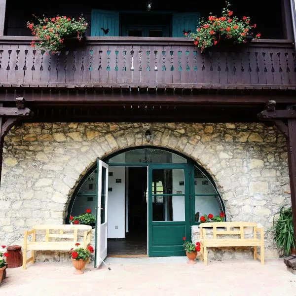 Hubertus Fogadó, hotel en Csesznek