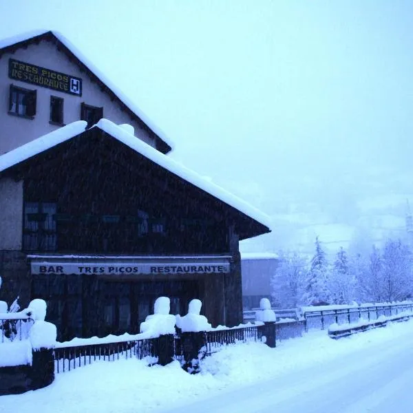 Tres Picos, hotel in Sesué