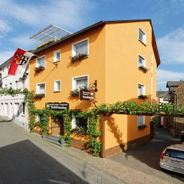 Weinstube Pension Moselblümchen, hotel v destinaci Zeltingen-Rachtig