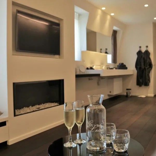 B&B For 2-Wellness For 2, hotel v Bruggách