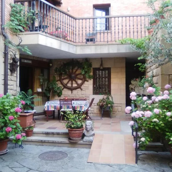 Casa Rural Erletxe, hotel in Laguardia