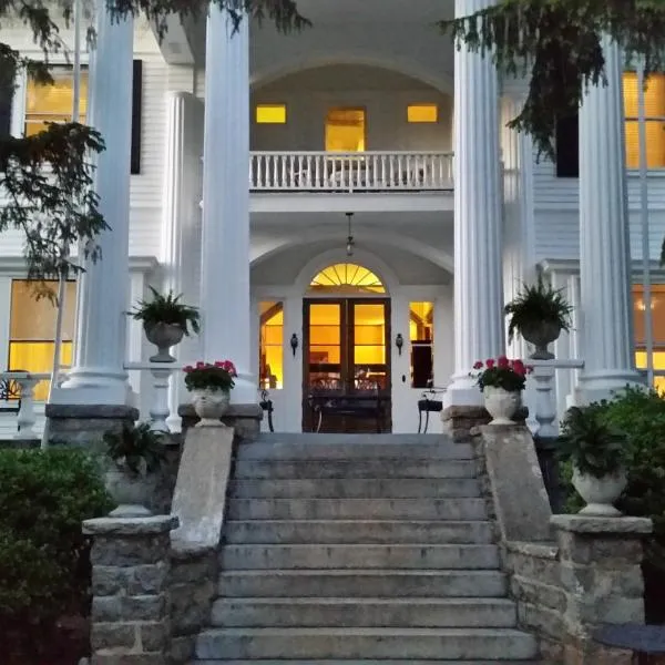 Albemarle Inn - Asheville, hotel in Weaverville