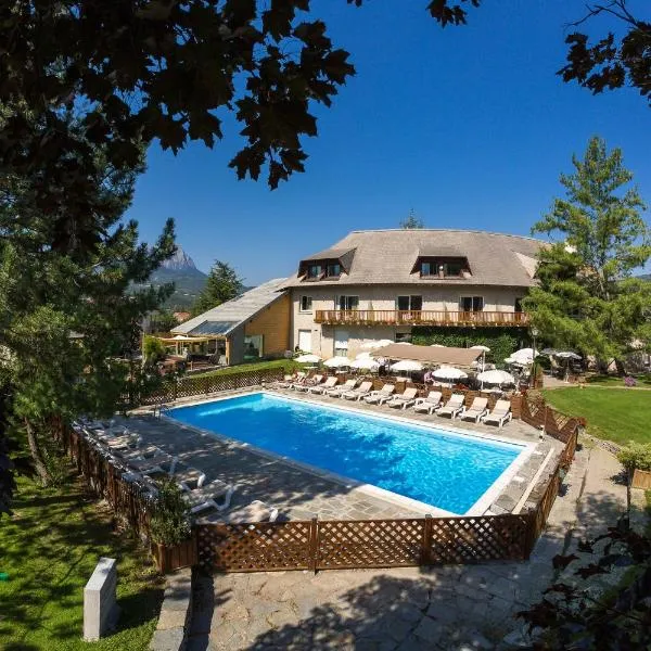 Hôtel & Spa Les Bartavelles, hotel v destinácii Crots