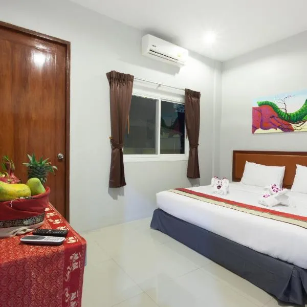 Freedom Hotel โรงแรมในหาดป่าตอง