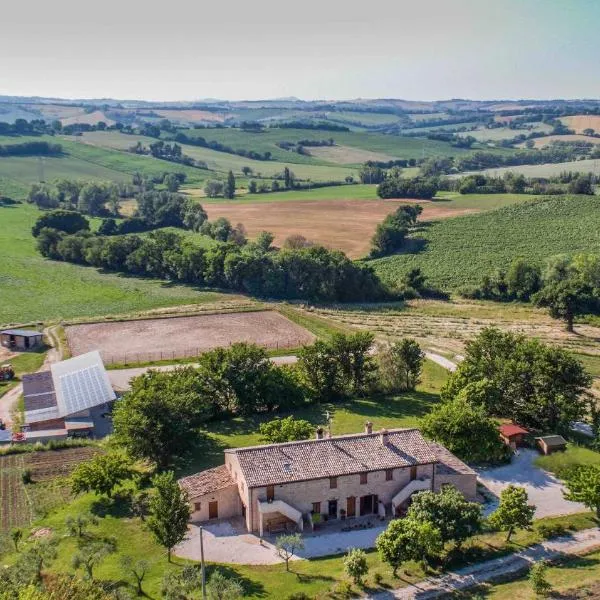 Casale Talevi, hotel di Cartoceto