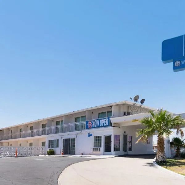 Motel 6-Barstow, CA - Route 66、バーストーのホテル