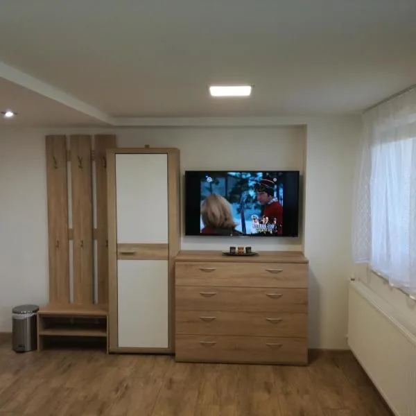 Apartmán Katka, hotell i Horné Záturčie