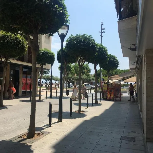 Club Nautic, hotel in Cambrils