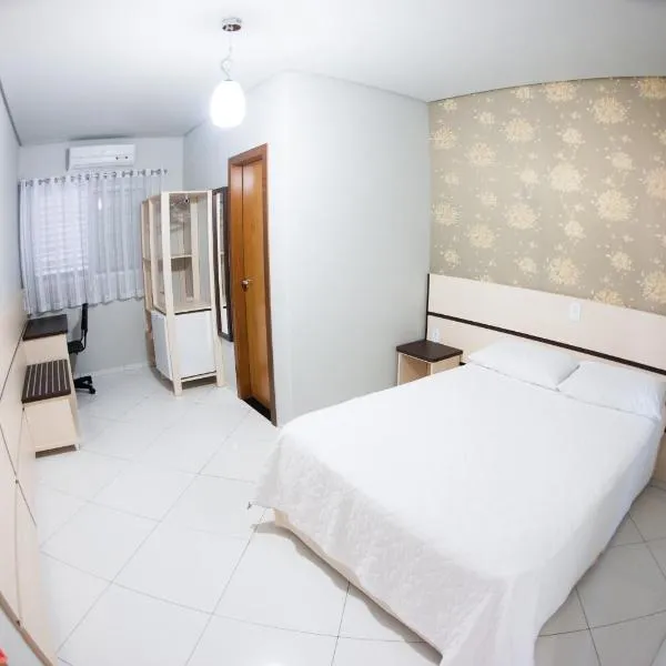 Hotel Tito's, hotel a Capanema