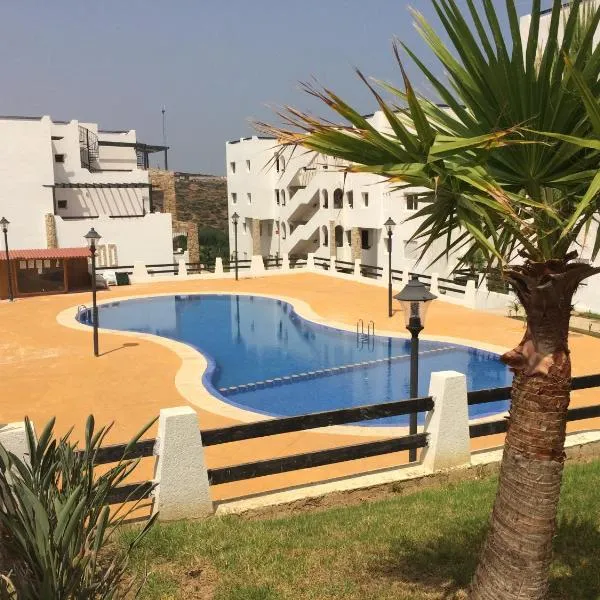 Alcudia Smir Apartment – hotel w mieście Al-Funajdik