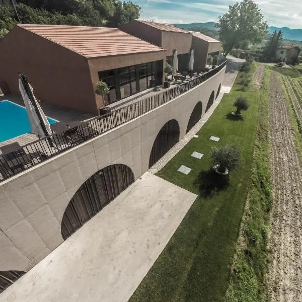 Fana Estate, hotel in Dobrovo