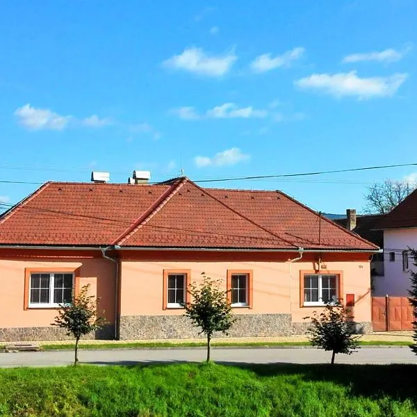 Ubytovanie Betty, hôtel à Krásnohorské Podhradie