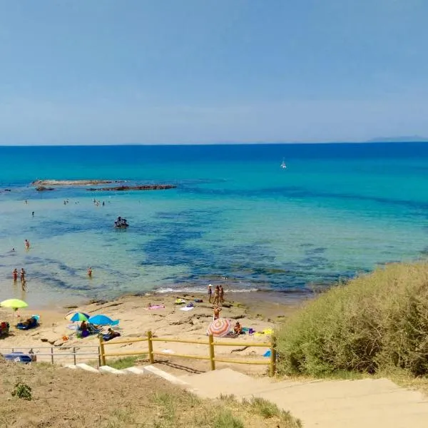 Apartament Victoria 150mt from beach, hotel Castelsardóban