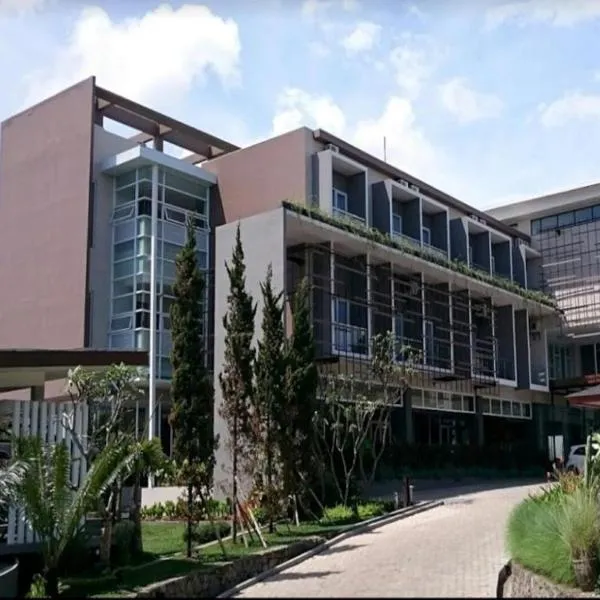 Moscato Hotel, готель у місті Лембанг