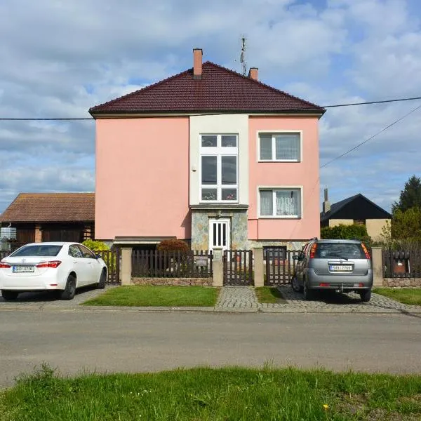 Rodinné ubytování - Family accommodation, hotel in Mžany