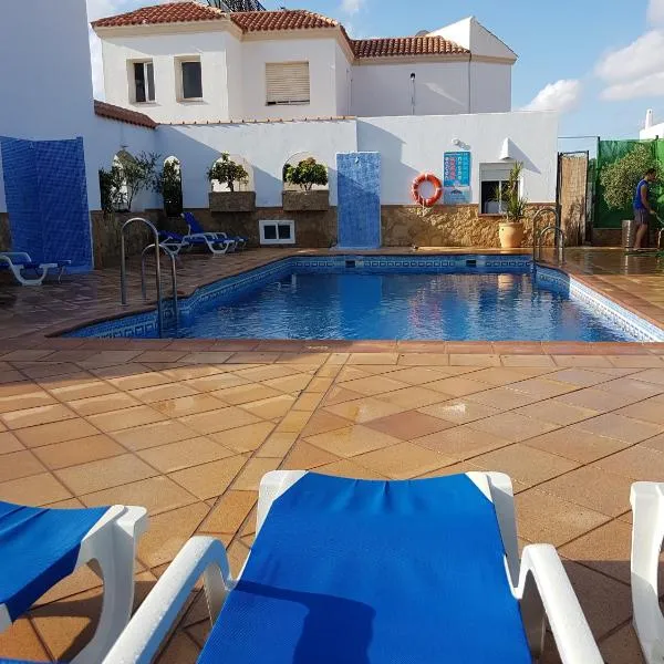 Hostal Manolo, hotel v destinaci Garrucha