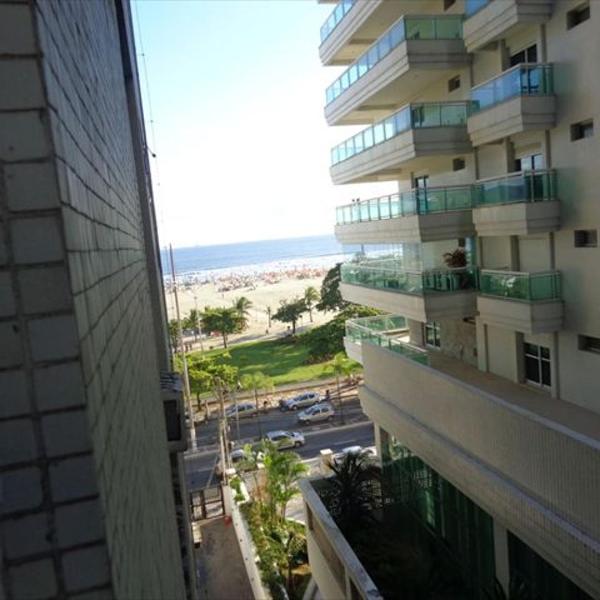 Apto Gonzaga a 20m da praia -Ar Split & Pet Friendly