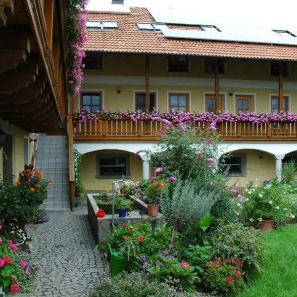 Ferienhof Löw, hotell sihtkohas Salzweg