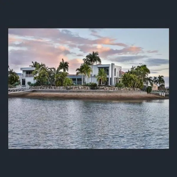 NewPort Dream Quiet Island - No Party Maximum 9-10 People、レッドクリフのホテル