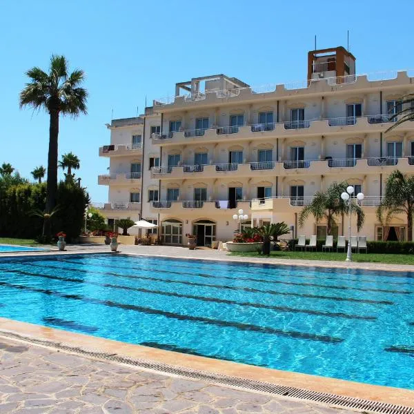 Club Hotel Kennedy、ロッチェッラ・イオーニカのホテル