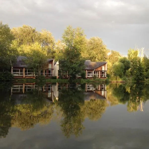 Hôtel L'ile Du Saussay, hotel in Jouy