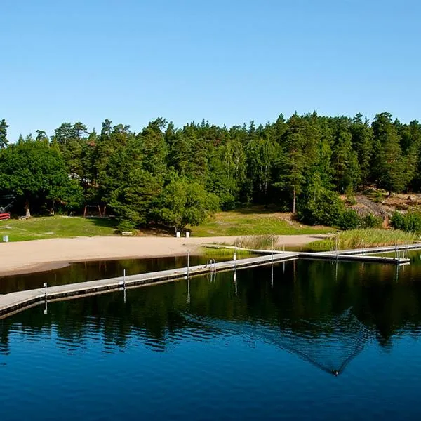 Rösjöbaden Camping & Stugby, hotel en Sollentuna