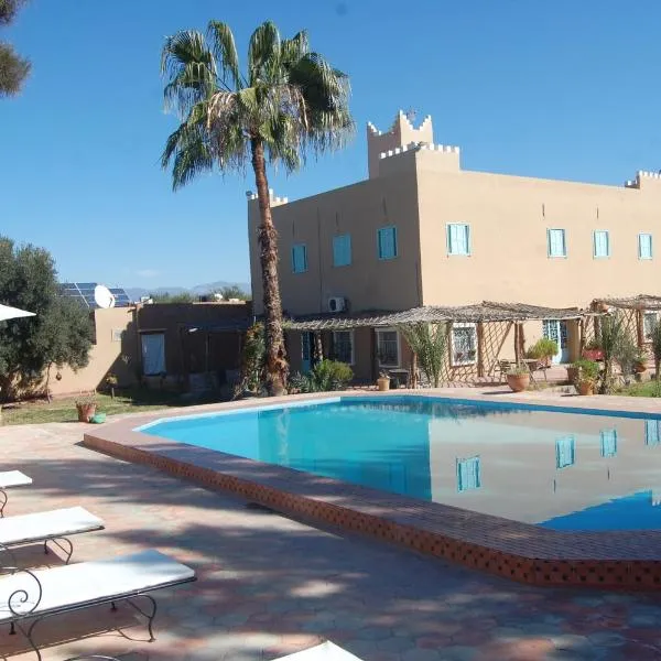 Gite Souss, hotel in Riaïna