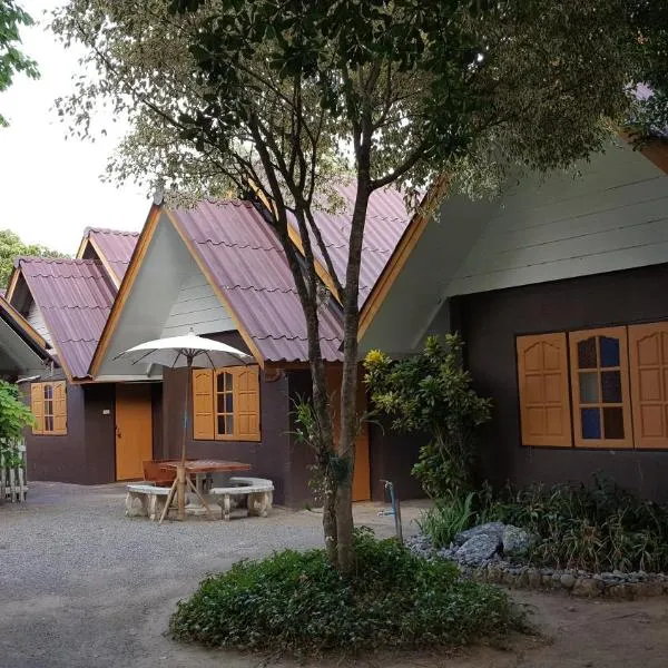 Bansuan Inthanon resort -Classic House, hotel in Chom Thong