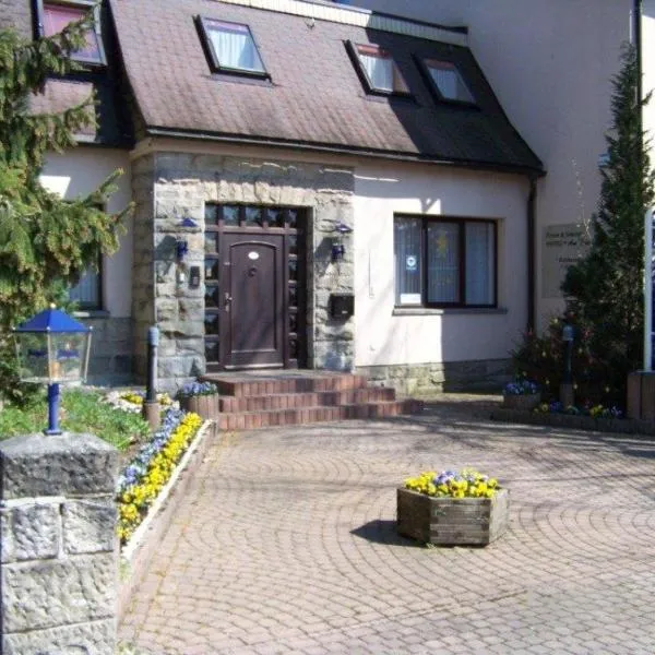 Familien-Hotel Am Tränkbachtal Frauenwald, hotel v destinaci Frauenwald