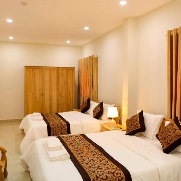 Minh Manh Hotel: Plây Ku şehrinde bir otel