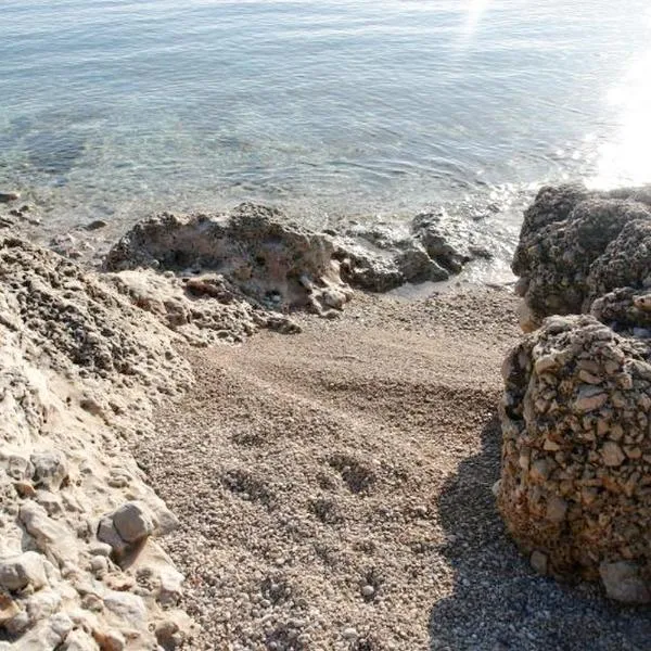 Miholašćica में, होटल Sobe i apartman Mareta